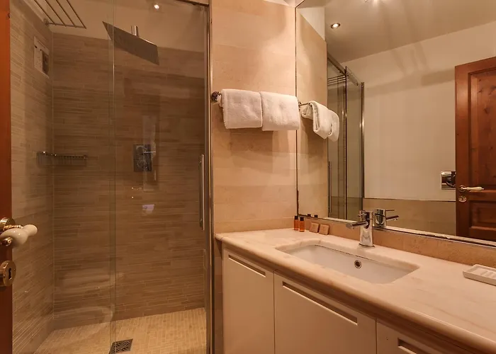 Apartament Romac Coronari With Gym, Sauna And Garden